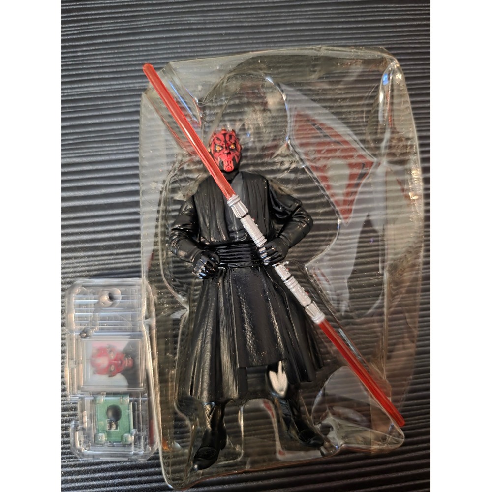 StarWars Episode 1 Darth Maul Action Figure with Double Lightsaber CommTech Chip